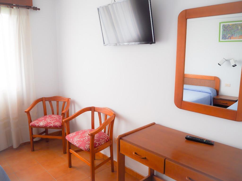 Hotel La Terraza มีโญ ภายนอก รูปภาพ